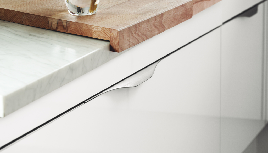 TIRADOR VIEFE NOMA  0254128L24 INOX LOOK 3